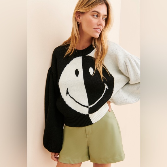 Farm Rio🩷 Smiley Collaboration Sweater Size Large - Picture 13 of 13